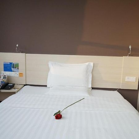 7Days Inn Luoyang Nanchang Road Wangfujing Bagian luar foto